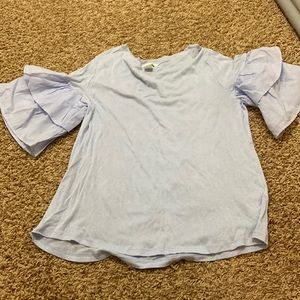 😎Super Cute H & M Ruffle sleeve T-Shirt🌸